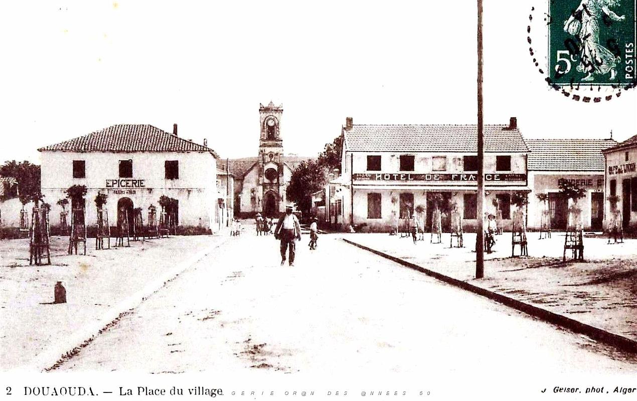 Douaouda - La Place.jpg